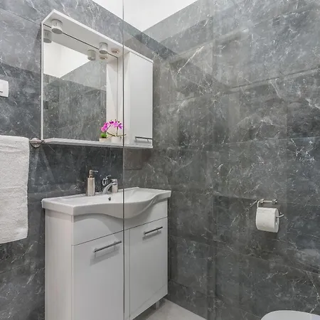 Oda ve Kahvaltı Roberto 3*