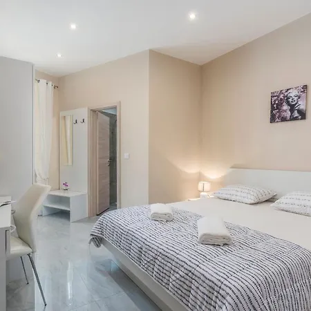 Roberto Bed & Breakfast 3*